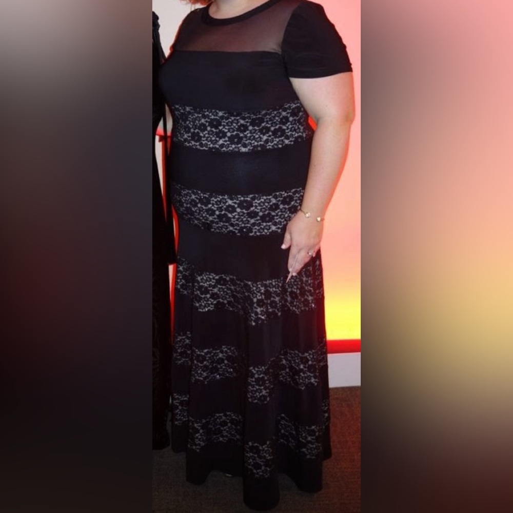Black and tan formal tiered dress. R & M Richards size 20 w